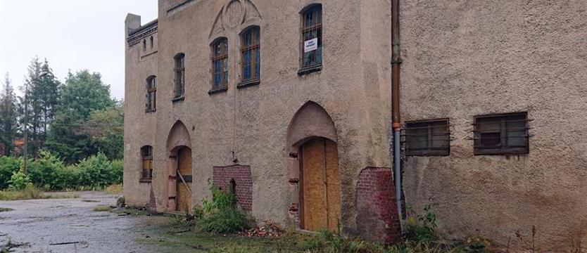 Kto ukradł zabytkowe drzwi?