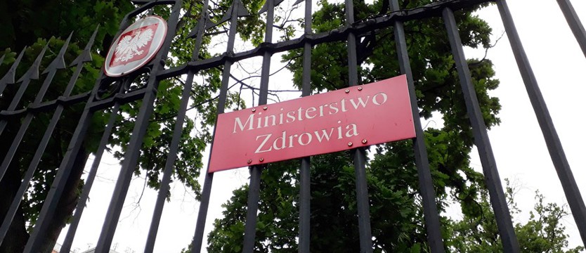 MZ odrzuca zarzuty dotyczące respiratorów: „Sprzęt jest kompletny i gotowy do użycia”