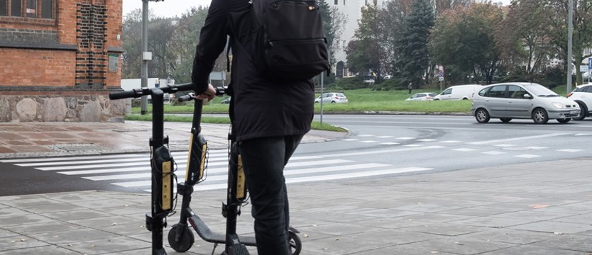 Hulaj dusza! Kto jeździ na hulajnodze?