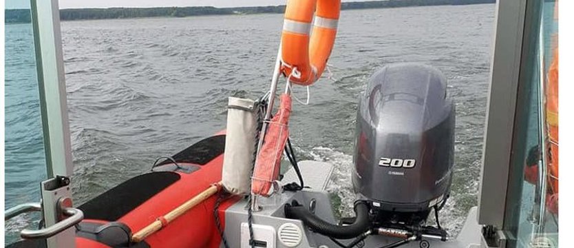 Zostawił otwarte auto i psa. Poszukiwania mieszkańca Szczecina na Miedwiu