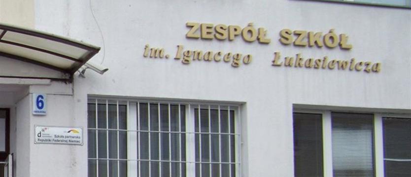 Hybrydowy system nauczania w Zespole Szkół w Policach po wykryciu koronawirusa