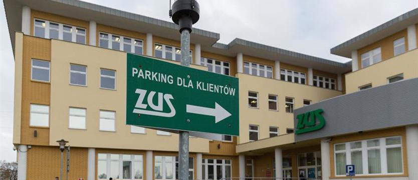 Nie miała bezpośredniego kontaktu z klientami. Koronawirus w ZUS
