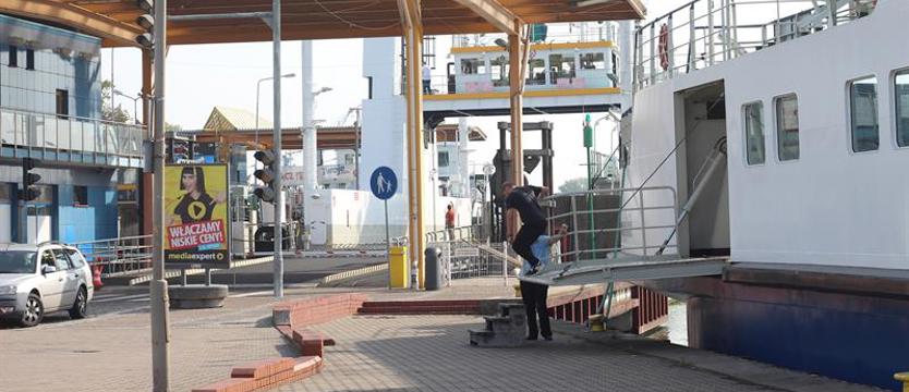 Awaria promu w Świnoujściu. Karsibór na pomoc