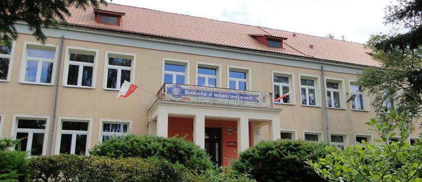 Spór o gryfińskie liceum może mieć sądowy finał. „O co toczy się ta dziwna gra?”