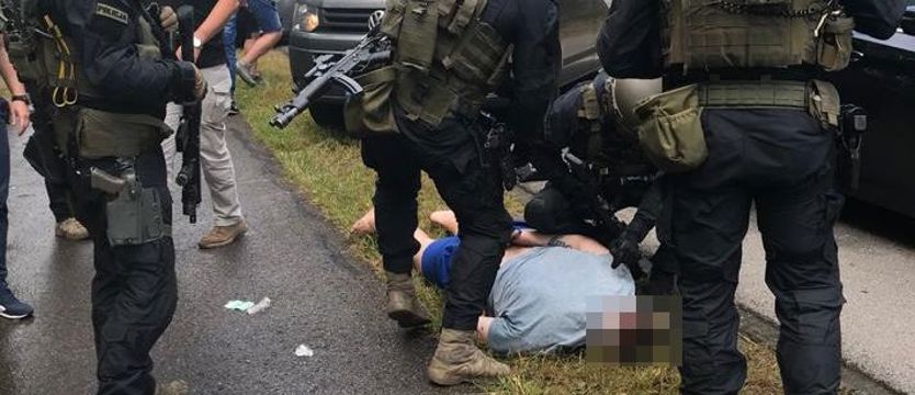 Policja zatrzymała złodziei zielonego ferrari z Mielna