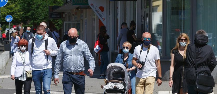 Nowe obostrzenia. Od soboty obowiązek zakrywania ust i nosa w Szczecinie