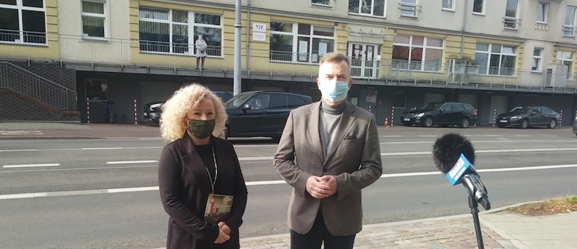 Lewica o epidemii: Rząd przespał ostatnie miesiące