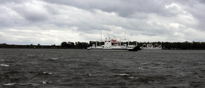 W Świnoujściu potężny wiatr i sztorm. Są problemy z żeglugą