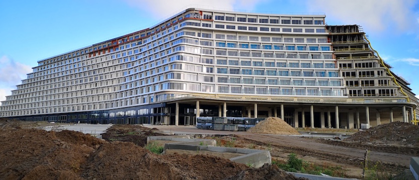 Na budowie hotelu Gołębiewski w Pobierowie