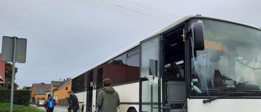 Pasażerowie walczą o dojazdy