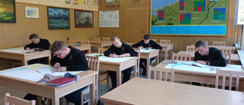 ZMPSiŚ pomógł unowocześnić pracownię nawigacyjną