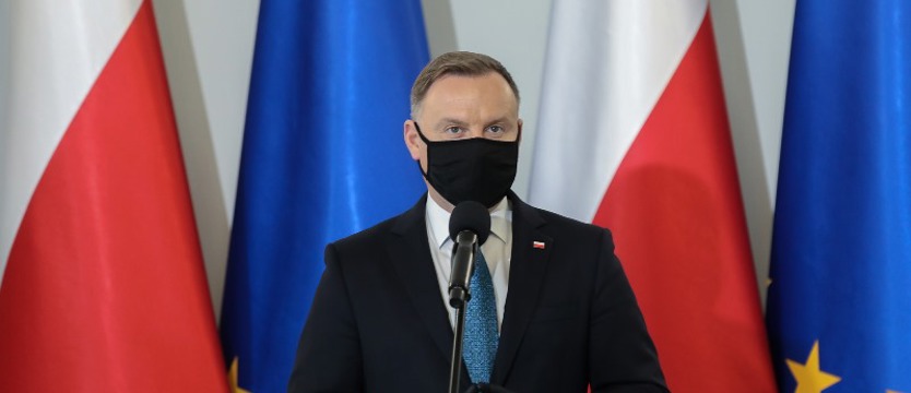 Prezydent podpisał nowelę ustawy covidowej, która zakłada m.in. dodatki dla medyków