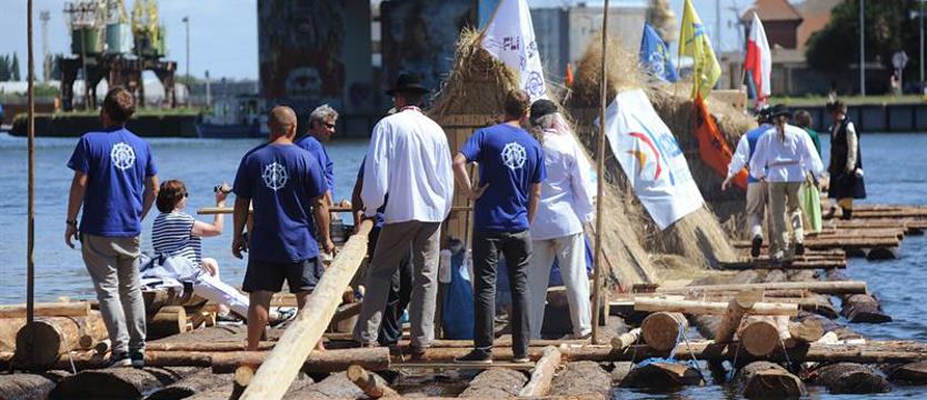 Jubileuszowy Flis Odrzański płynie do Szczecina