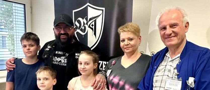 Moc pomagania. Brodacze przekazali stół zabiegowy dla szpitala w Zdrojach