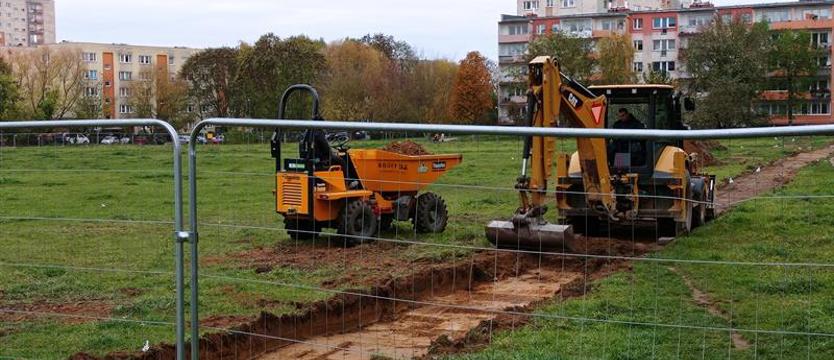 Ruszyła budowa parku. Psie pole pośrodku osiedla wygrodzone