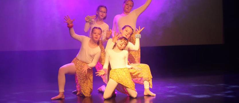 Diamenty na scenie. Taniec w Nowogardzkim Domu Kultury
