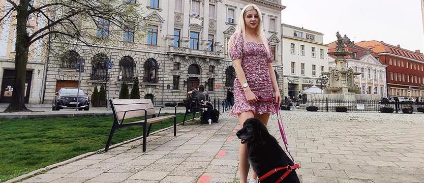 Cały świat Loli. Jak odmienić pieski los?