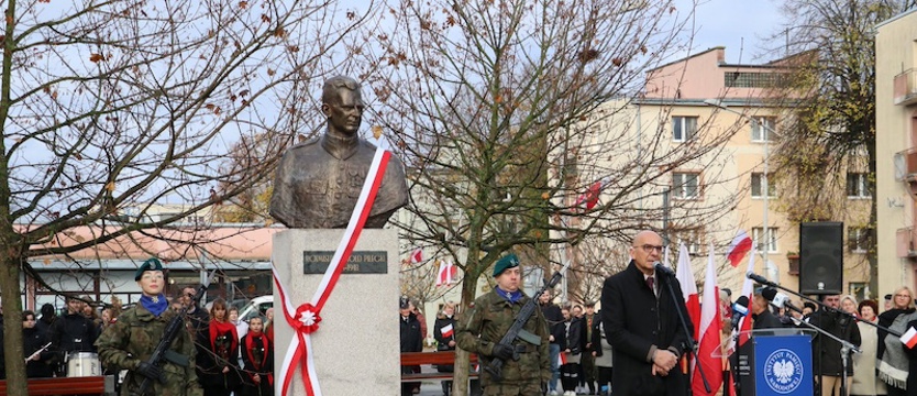 Pomnik rotmistrza Witolda Pileckiego odsłonięto w Goleniowie