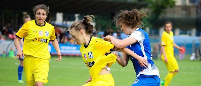Piłka nożna. Olimpia powalczyła do przerwy