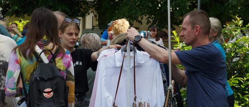 Skarby z drugiej ręki. Pchli targ na Pogodnie