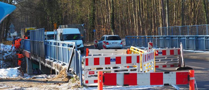 Rozpoczęły się prace na wiadukcie w Mścięcinie. Wiosną powinien zniknąć ruch wahadłowy