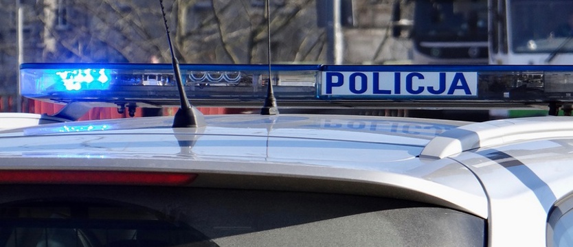 Policjanci pomogli ciężarnej kobiecie