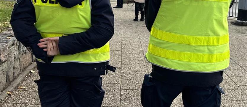 Odpowie za napaść na policjantów