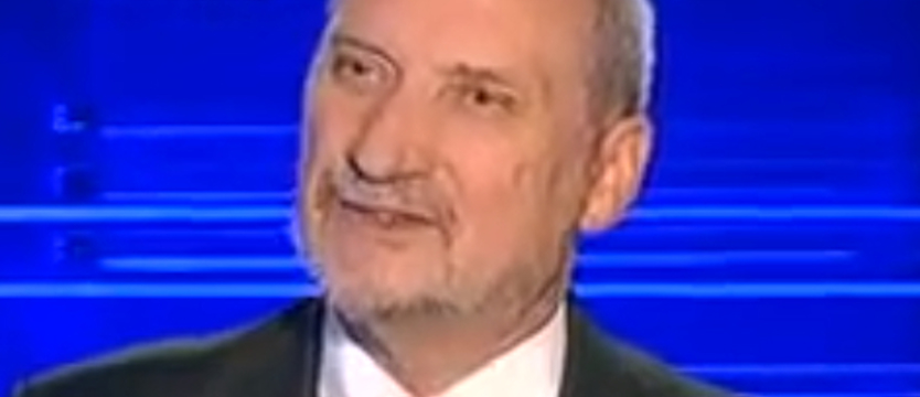 "Fanatyzm Macierewicza" pogrąży PiS ?