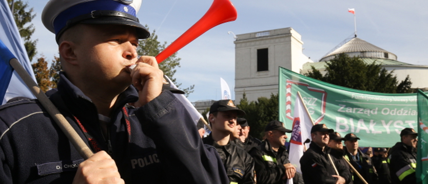 Związkowcy: Dość wyzysku służb mundurowych !