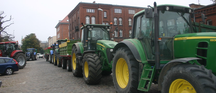 Politycy chcą uwolnić rolników