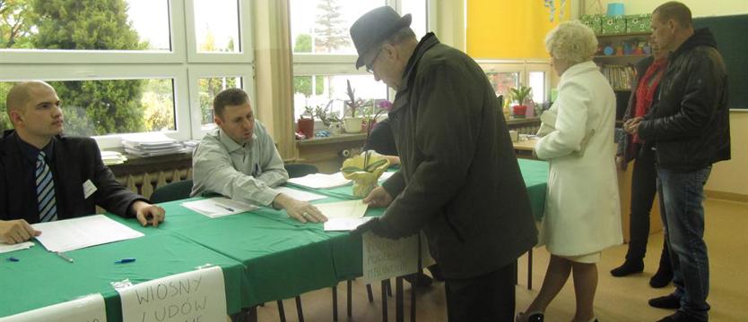 Wyborcy przyszli o świcie