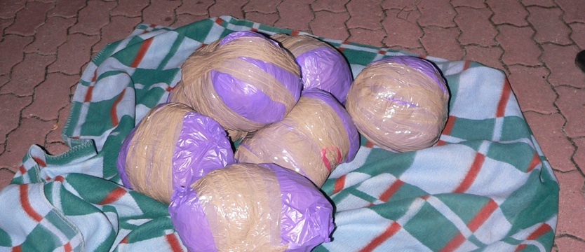 Zatrzymany przez CBŚ wiózł 7 kg narkotyków