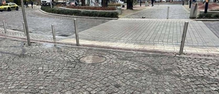 Jeden słupek (nie)mocy. Radna pyta prezydenta: „Jak to możliwe?”