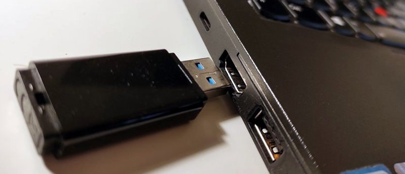 Znaleziono pendrive z danymi wrażliwymi z polickiego sanepidu