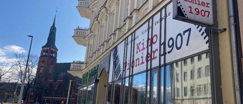 „Kosmos" i „Pionier" na wtorkowej sesji