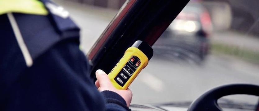 Obywatelskie zatrzymanie nietrzeźwego kierowcy w Koszalinie. Miał on blisko 3 promile alkoholu