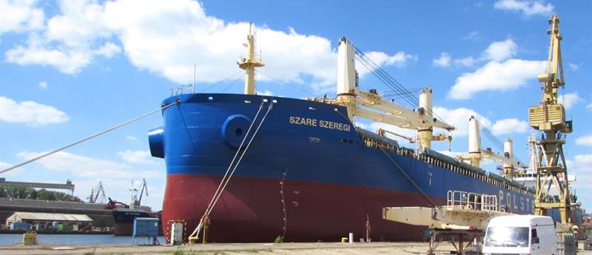 Statek „Szare Szeregi” odnawia klasę w Morskiej Stoczni Remontowej „Gryfia”