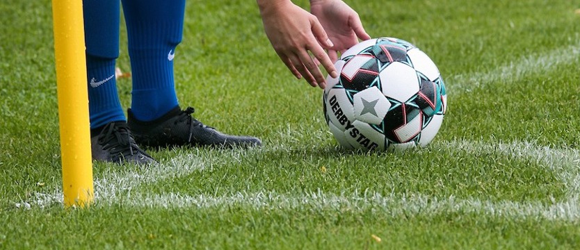 Piłka nożna - Euro 2024. Koszmarny początek Polaków ustawił mecz w Pradze