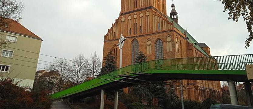 Fatalny stan kładki nad ul. Wyszyńskiego