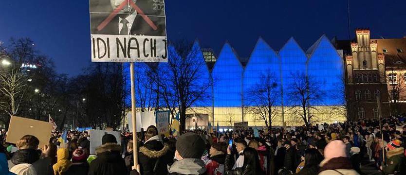 Wiec na placu Solidarności. „3 lata w obronie Ukrainy i Europy”