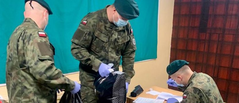 Żołnierze 12 Brygady Zmechanizowanej wspierają Szpital Wojskowy w Szczecinie