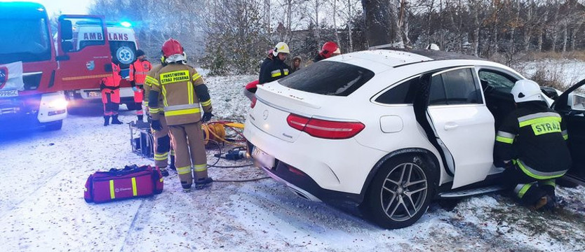 Biało na drogach regionu. Wysypało wypadkami