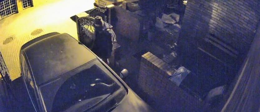 „Nocny gość" na Pogodnie. Policja ostrzega przed zamaskowanym mężczyzną