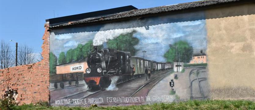 W Ińsku pociąg „wjechał” na ścianę