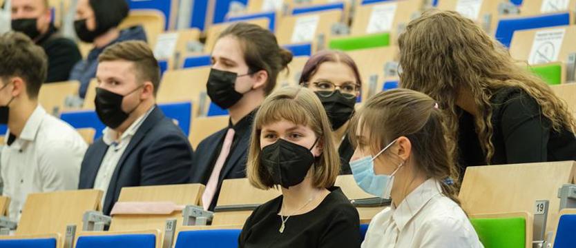 Najlepsi uczniowie mogą ubiegać się o stypendia. 500 zł miesięcznie za studiowanie w regionie