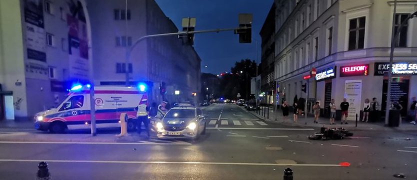 Motocykl zderzył się z samochodem osobowym przy Kaskadzie