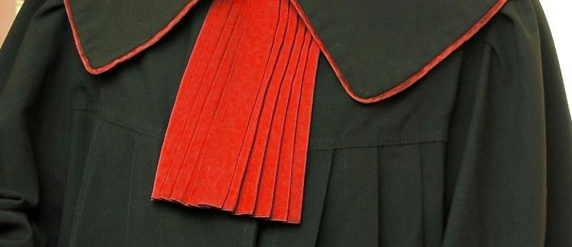 Prokuratura w Szczecinie umorzyła sprawę dot. cukierka ze szpilką