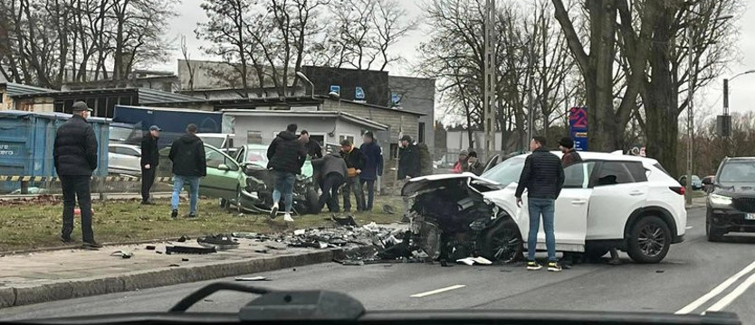 Zderzenie na ulicy Derdowskiego. Trzy osoby w szpitalu
