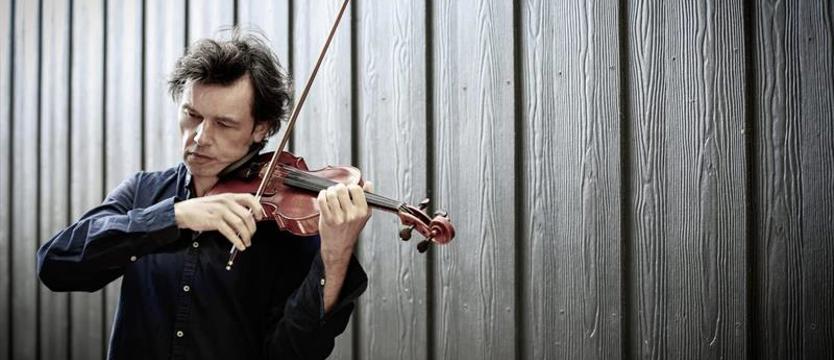 Podróże ze skrzypcami. W slumsach Kenii i w europejskiej filharmonii