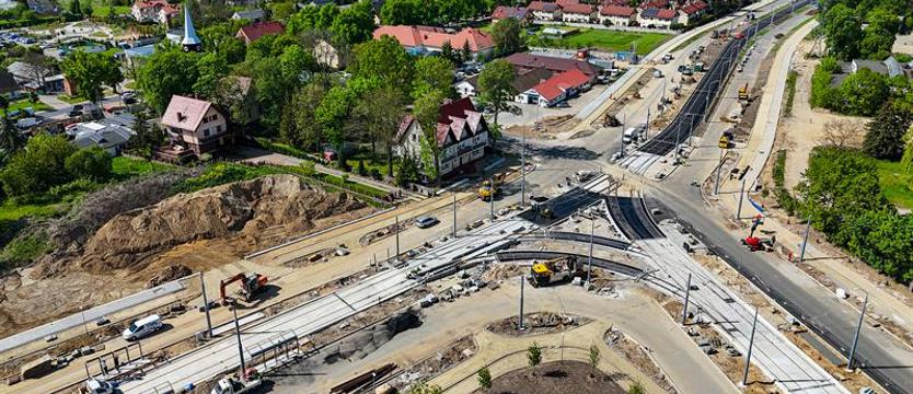 Przebudowa na Krzekowie. Nowa część ulicy Sosabowskiego latem